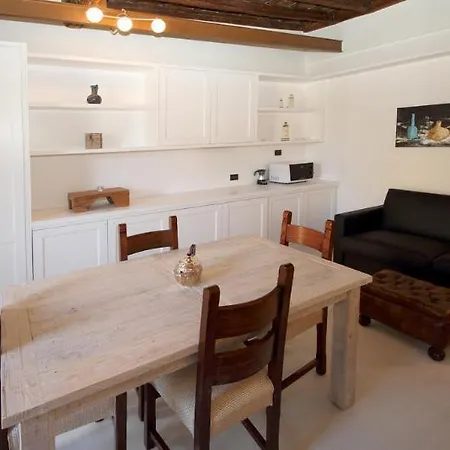 Отель Lhp Trastevere 3*